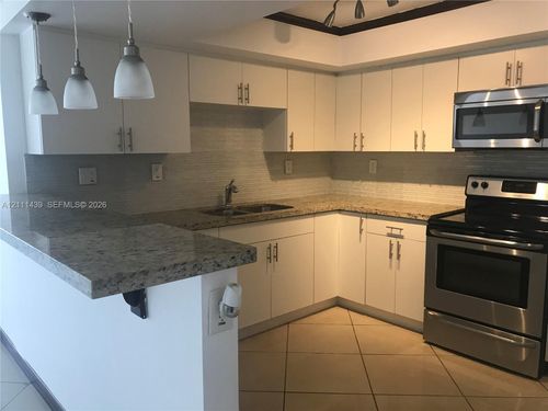 102-800 Parkview Dr, Hallandale Beach, FL, 33009-2923 | Card Image