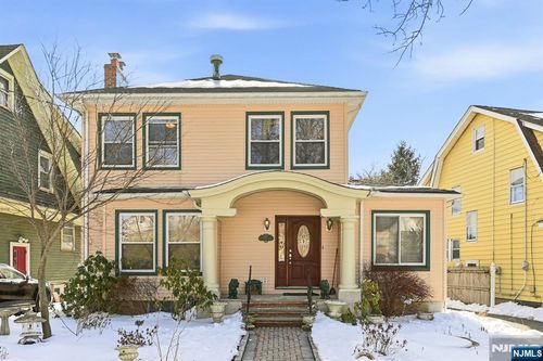 95 Parkway E, Bloomfield, NJ, 07003-5721 | Card Image