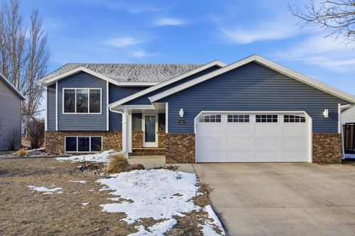 3114 24th Ave S, Fargo, ND, 58103-5040 | Card Image