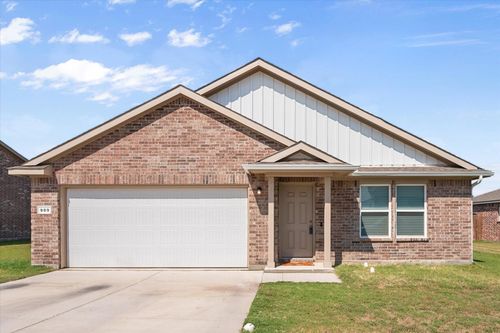 909 Avagail Ave, Springtown, TX, 76082-2333 | Card Image