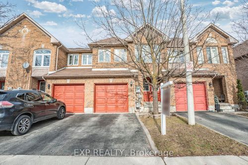 16-126 Kenwood Dr, Brampton, ON, L6X4P5 | Card Image