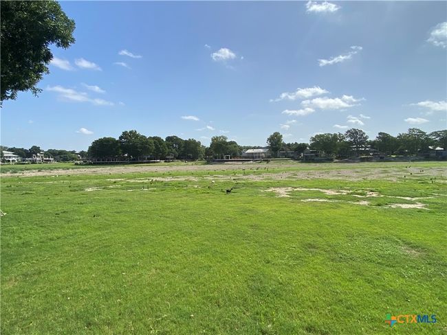 906 Lakeview Trl, House other with 3 bedrooms, 2 bathrooms and null parking in Mcqueeney TX | Image 13