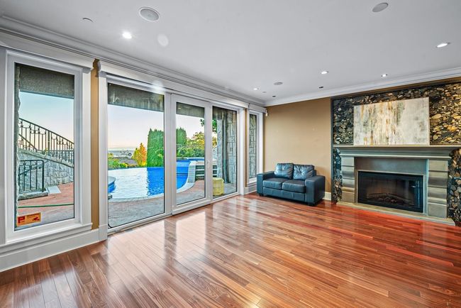 2409 Halston Crt, House other with 5 bedrooms, 6 bathrooms and 3 parking in West Vancouver BC | Image 27