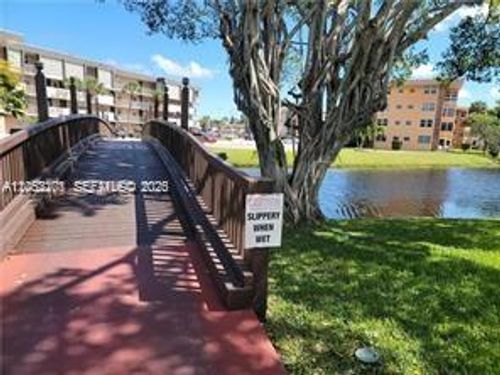 248b-2901 Nw 47th Ter, Lauderdale Lakes, FL, 33313-1745 | Card Image