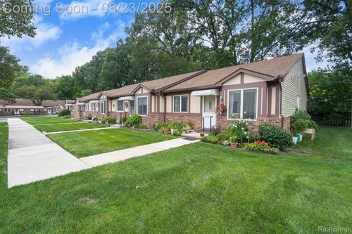 21-33090 Woodworth Ct, Westland, MI, 48185-2894 | Card Image