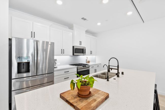 851 Cavitt Ct, Townhouse with 3 bedrooms, 3 bathrooms and null parking in Prosper TX | Image 6