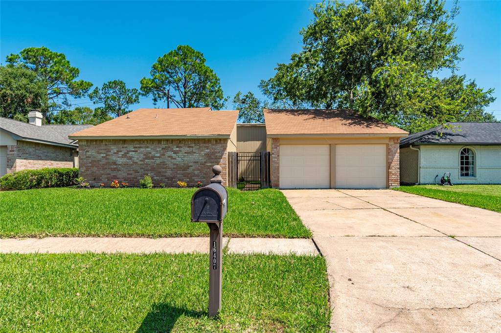 Tibet Rd, Friendswood, TX 77546