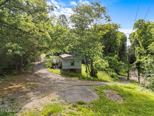 9217 Kodak Rd Se, Kodak, TN, 37764-1044 | Card Image