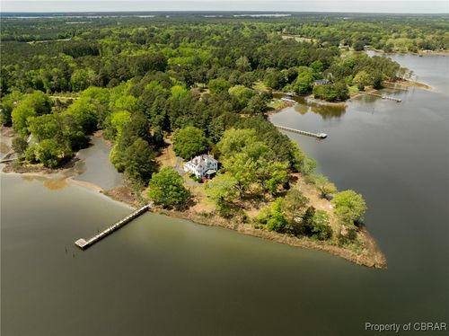 584 Whitfield Rd, Cardinal, VA, 23025-2020 | Card Image