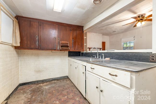 146 Osborne St, House other with 3 bedrooms, 1 bathrooms and null parking in Jonesville NC | Image 8