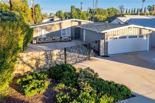 6914 Andasol Ave, Lake Balboa, CA, 91406-4320 | Card Image