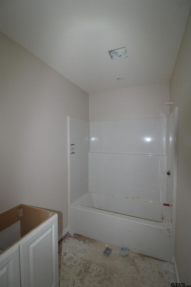 16954 Deer Run Rd, House other with 2 bedrooms, 1 bathrooms and null parking in Flint TX | Image 16
