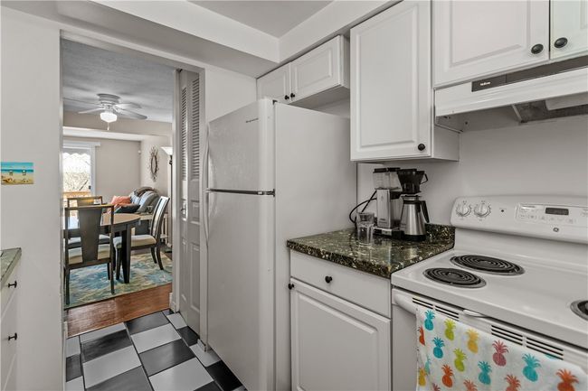 299 Holland Ct, Townhouse with 2 bedrooms, 2 bathrooms and 1 parking in Coraopolis PA | Image 18