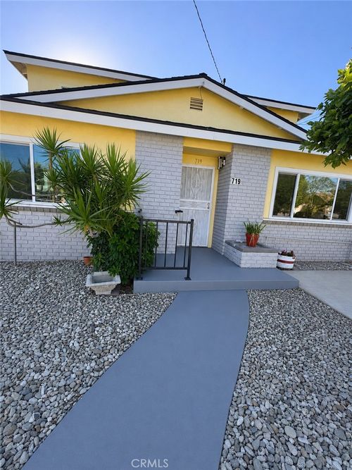719 Camulos, Los Angeles, CA, 90023 | Card Image