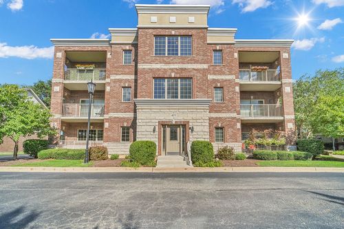 301-405 W Pierce Rd, Itasca, IL, 60143-2671 | Card Image
