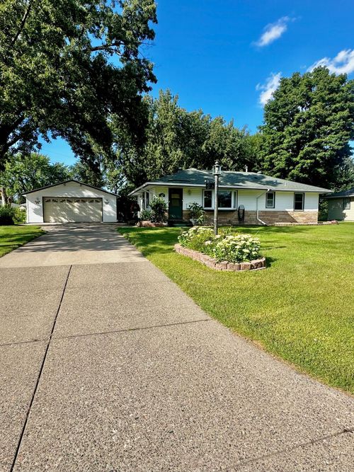 6808 Bethia Ln, Brooklyn Park, MN, 55428-1743 | Card Image