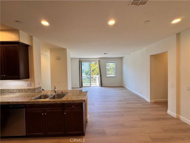 Kitchen and Living Room | Image 4