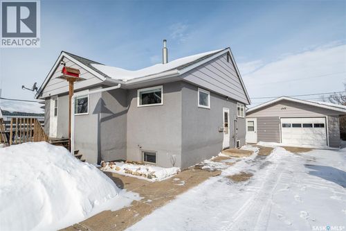 608 B Ave W, Wynyard, SK, S0A4J0 | Card Image
