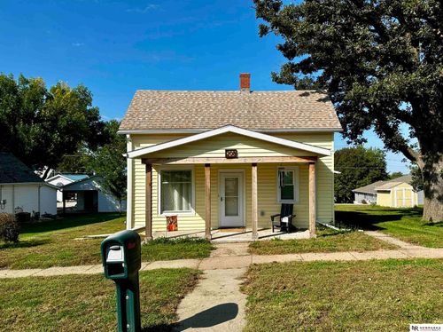 208 N Davis Ave, Oakland, NE, 68045-1325 | Card Image