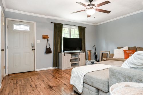 4040 Lynncrest Dr Ne, Cleveland, TN, 37323-5945 | Card Image