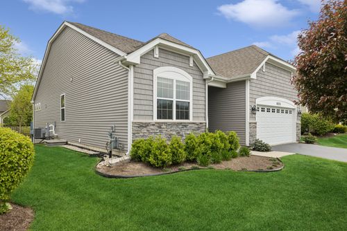 6275 Doral Dr, Gurnee, IL, 60031-5355 | Card Image
