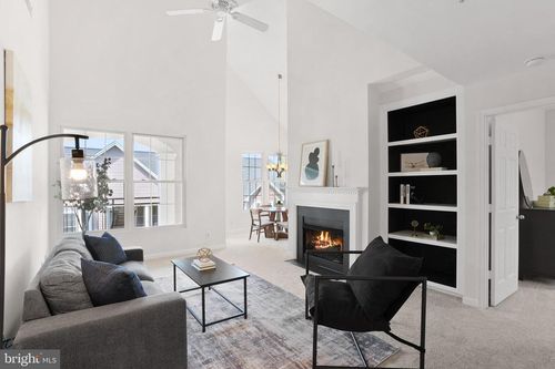 300-46622 Drysdale Ter, Potomac Falls, VA, 20165-4370 | Card Image