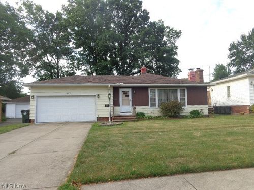 2999 Jeanne Dr, Parma, OH, 44134-5222 | Card Image