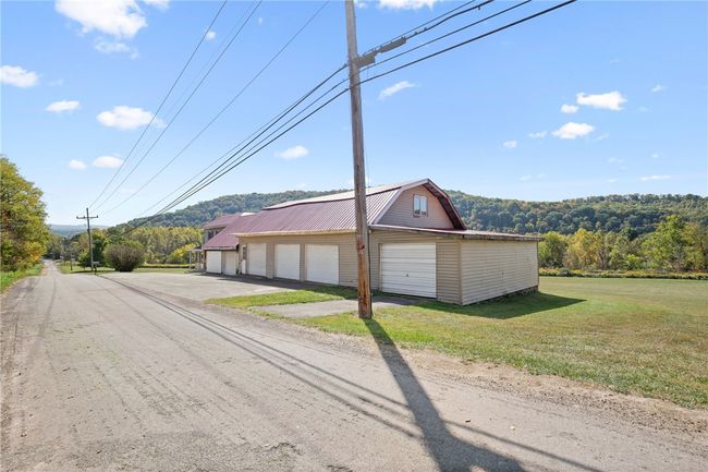 385 Frantz Rd, House other with 3 bedrooms, 2 bathrooms and 5 parking in Confluence PA | Image 4