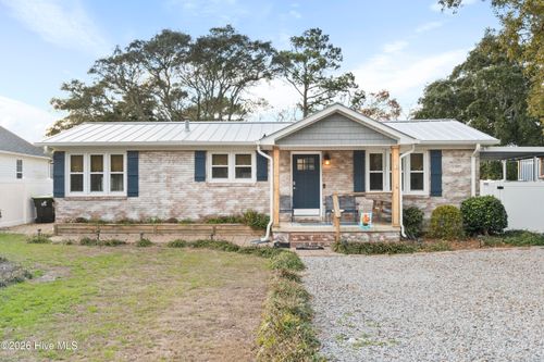 313 Keziah St, Oak Island, NC, 28465-8148 | Card Image