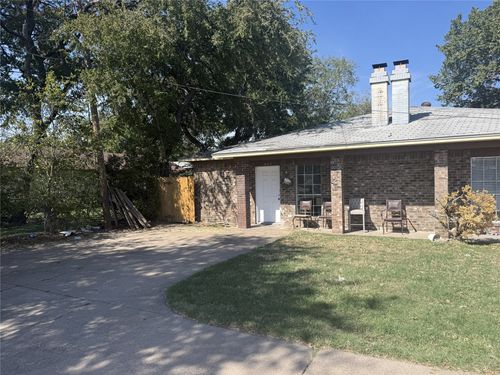 809 E 6th St, Irving, TX, 75060-3117 | Card Image