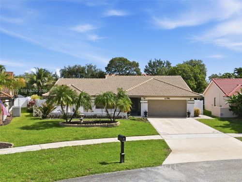 5792 Sun Pointe Cir, Boynton Beach, FL, 33437-3346 | Card Image