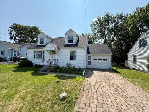 116 Chestnut Hill Dr, Liverpool, NY, 13088-6005 | Card Image