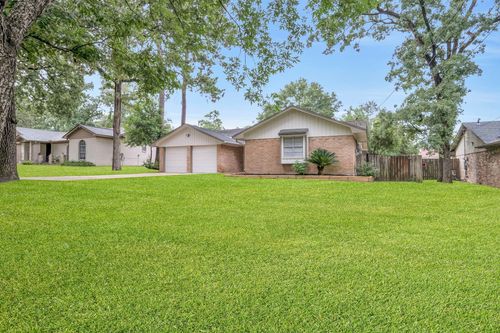 162 Greenleaf Ln, Conroe, TX, 77304-2523 | Card Image