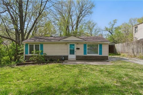 9357 E 67th Ter, Raytown, MO, 64133-5803 | Card Image
