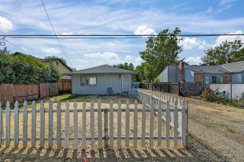 2831 Clark Ave, Carmichael, CA, 95608-4419 | Card Image