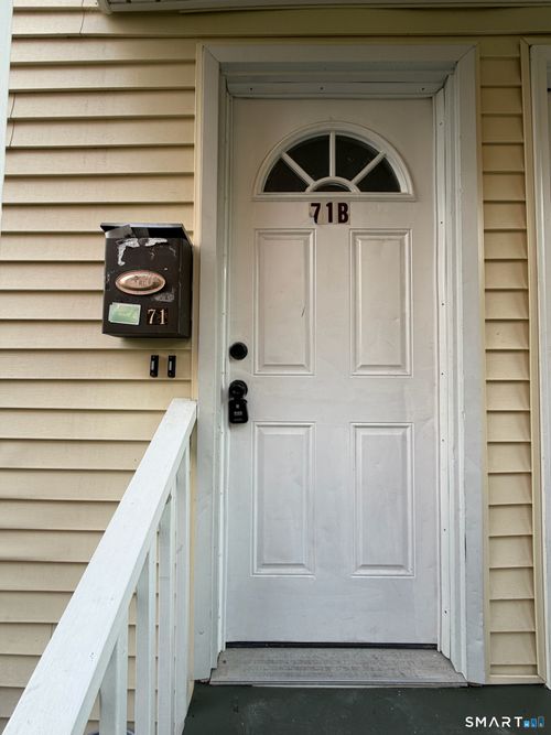 b-71 Williams Street, Hartford, CT, 06120 | Card Image