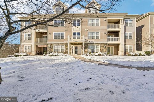 apt-301-8813 Stone Ridge Cir, PIKESVILLE, MD, 21208-1025 | Card Image