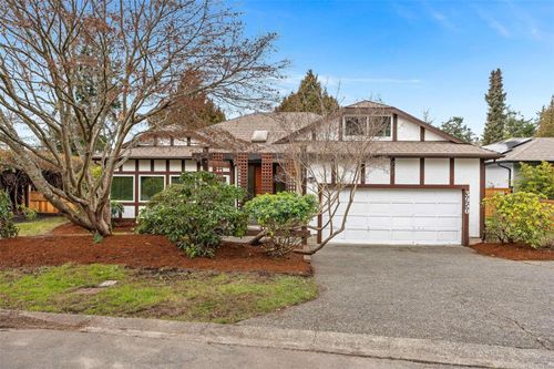 3950 Burchett Pl, Saanich, BC, V8N6C2 | Card Image