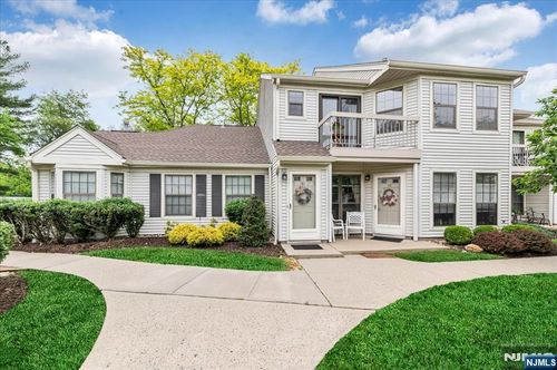 71 Fromm Ct, Mahwah, NJ, 07430-2958 | Card Image