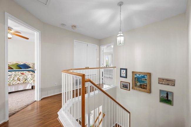 Upstairs landing | Image 17