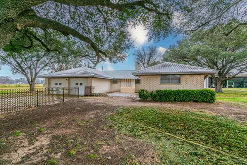 2792 Wilson Valley Rd, Little River Academy, TX, 76554-3104 | Card Image