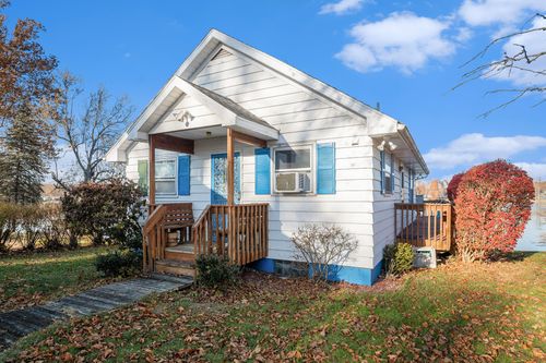 24998 Lake Shore Dr, Dowagiac, MI, 49047-9416 | Card Image