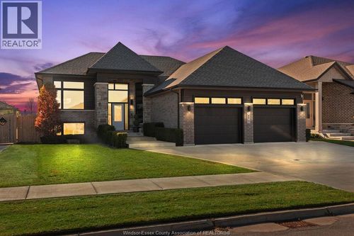 25 Woodland St, Kingsville, ON, N9Y0A9 | Card Image