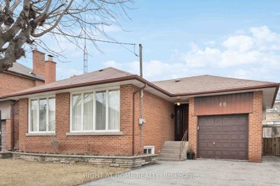 40 Winston Park Blvd, House other with 3 bedrooms, 2 bathrooms and 5 parking in North York ON | Image 1