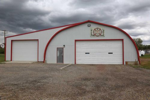 212 1 Ave W, Cluny, AB, T0J0S0 | Card Image