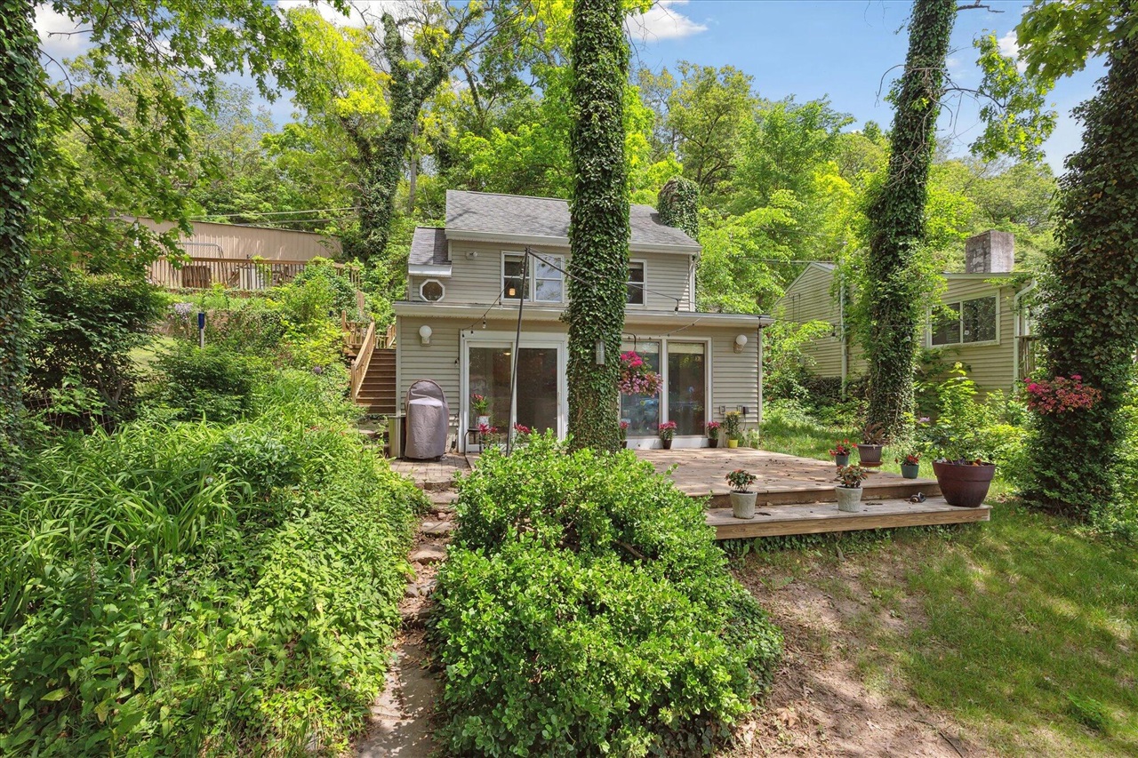 Weiman Dr, Pinckney, MI 48169