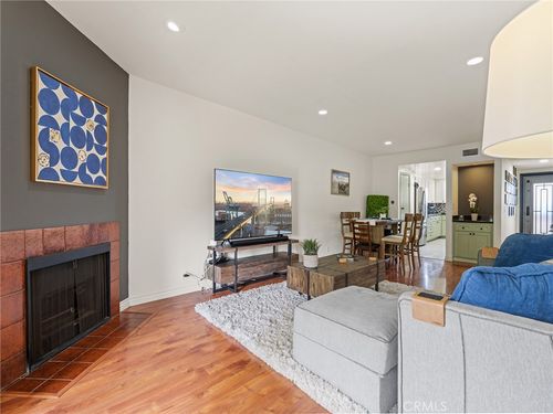 327-2001 E 21st St, Signal Hill, CA, 90755-5958 | Card Image
