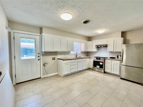 2614 Denison St, Denton, TX, 76201-8807 | Card Image