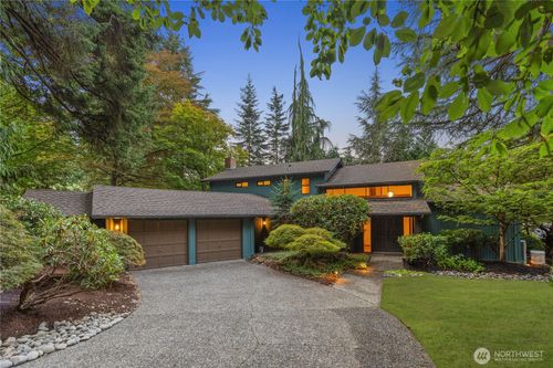 2606 131st Pl Ne, Bellevue, WA, 98005-1713 | Card Image