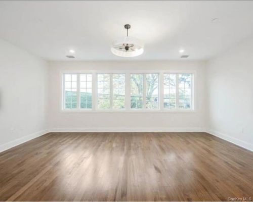 142 Maple Ave, Rye, NY, 10580-1512 | Card Image